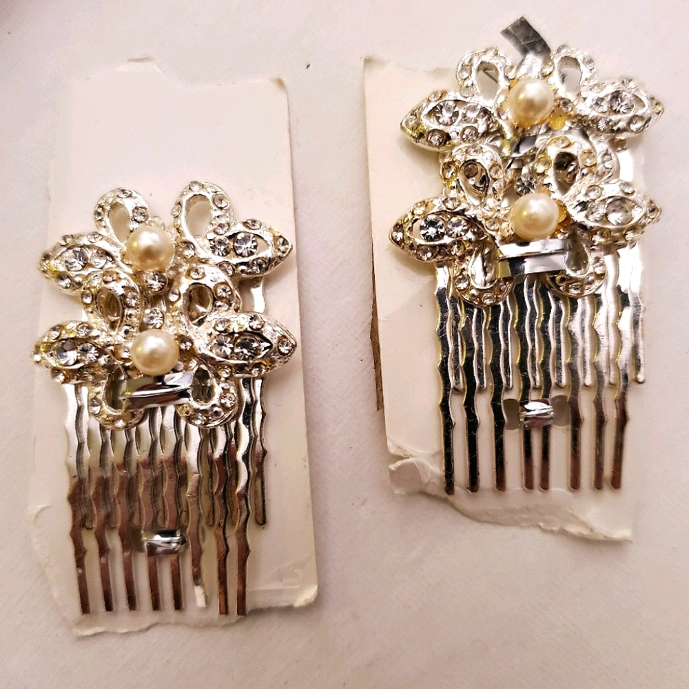 2 Beautiful Rhinestone & Pearl Hair Combs